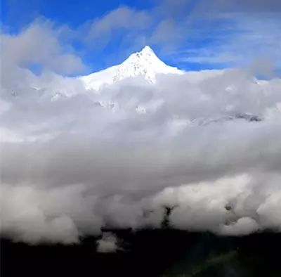 大美中国】达瓦更扎看云海冰球突破豪华版app【(图2)